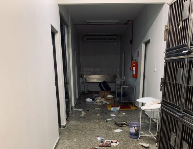 Vndalos depredam Hospital Veterinrio da UFMT e Polcia Federal  acionada;  veja fotos