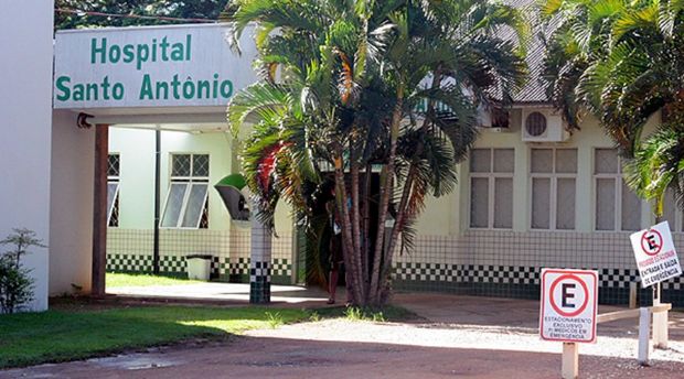 Hospital suspende atendimentos pelo SUS aps atrasos em repasses