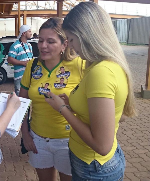 Cuiabanos aderem campanha do Facebook contra Dilma;  veja fotos 