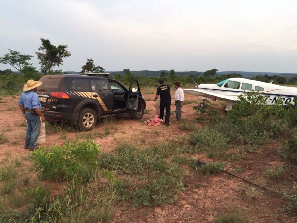 Avio com 93 kg de cocana  interceptado pela PF em Mato Grosso