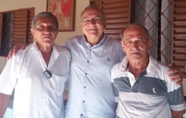 Candidato a senador Roberto Barra com o ex-prefeito Rodomindo Rodrigues e o ex-vice-prefeito Walter Dada, de Nortelndia