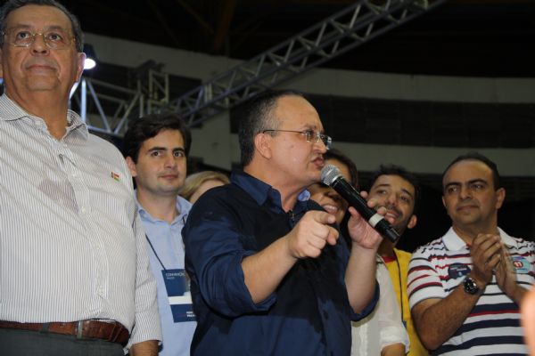 Pedro Taques cancela agenda no interior para falar sobre desistncia de Jayme; coligao emite nota