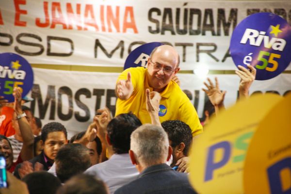 Milhares de pessoas lotam conveno do PSD; Riva disputa governo e Daltro vaga de deputado federal