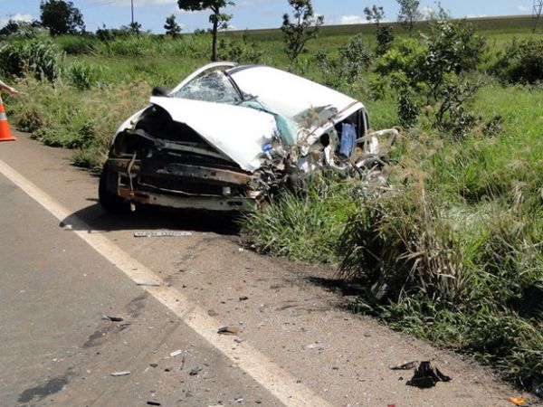 Jornalista da Rede Matogrossense de Televiso morre em acidente entre carro e carreta com leo na BR-163