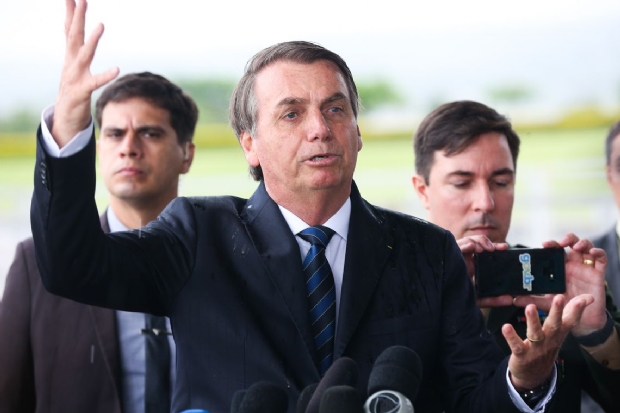 Bolsonaro confirma participao em eleio ao Senado e diz que ir apoiar candidata mulher