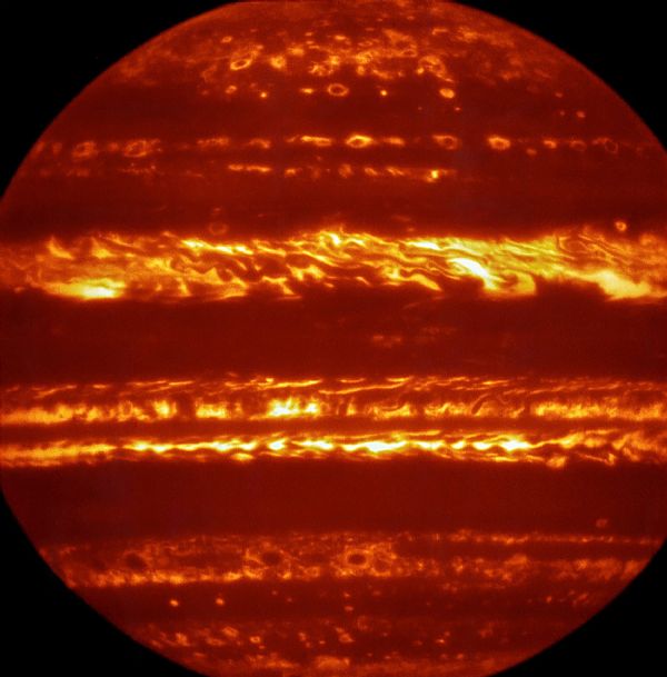 Observatrio europeu divulga espetacular imagem detalhada de Jpiter antes de chegada de sonda ao planeta
