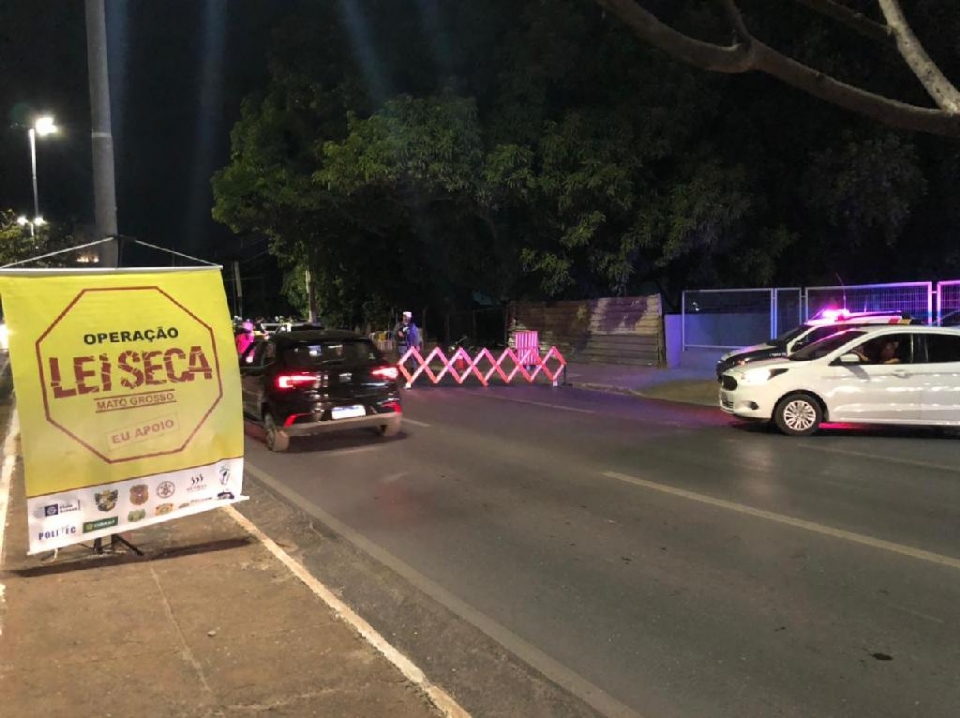 Operao Lei Seca prende quatro motoristas dirigindo embriagados em Vrzea Grande