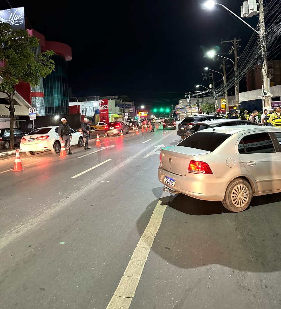 Operao Lei Seca na Avenida Isaac Pvoas termina com 16 motorista presos
