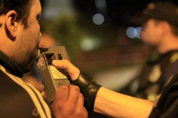 Cuiab lidera entre capitais que condutores assumem dirigir aps beber; policiais a paisana fiscalizaro estabelecimentos