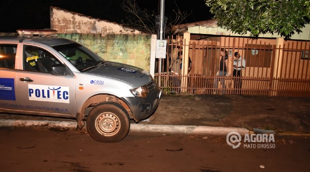 Homem  morto a tiros em frente  residncia de Rondonpolis