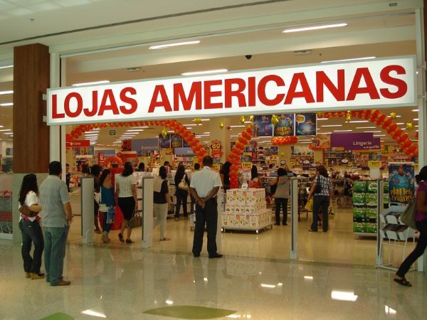 Procon apreende lote de produtos vencidos nas Lojas Americana