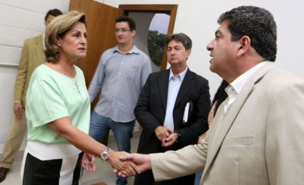Maluf promete a Lucimar Campos ajudar administrao de Vrzea Grande; salrio de maio vai atrasar um pouco