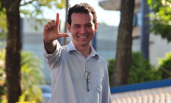 Ldio Cabral 'retira' de Carlos Brito ttulo de candidato dos comunitrios
