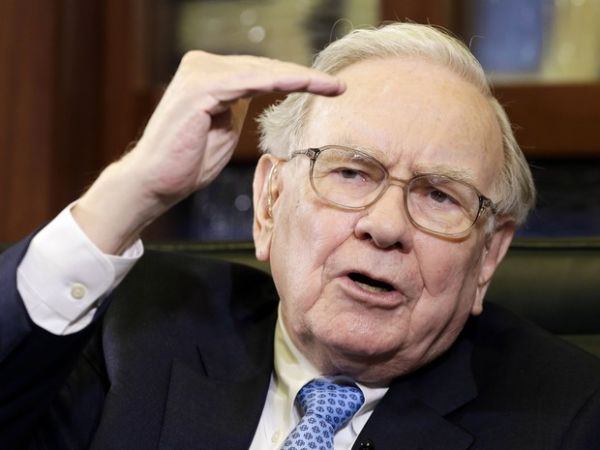 Annimo paga US$ 3,46 milhes em leilo por almoo com Warren Buffett