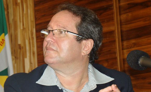 Ex-secretrio de Sade, mdico tenta vaga na Cmara Municipal de Cuiab