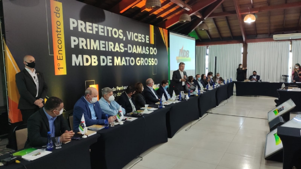 Interesse de fazer Mato Grosso melhor vai nos manter unidos at o final do mandato, afirma Mauro em encontro do MDB