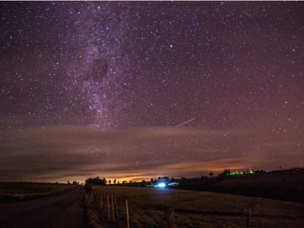 'Chuva de meteoros'  registrada por fotgrafo na zona rural de Itapeva, SP