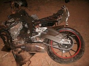 Engenheiro civil morre ao bater moto BMW em caminho  (confira fotos)