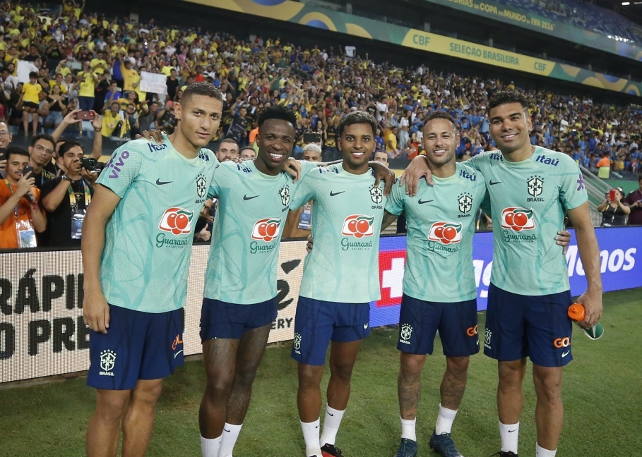 Seleo Brasileira faz primeiro treino com bola em Cuiab antes de confronto com a Venezuela