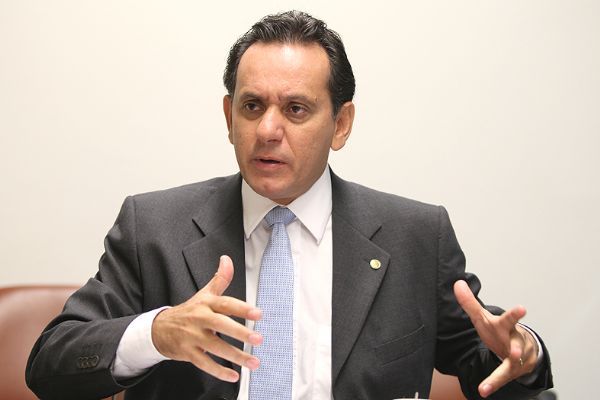 Nilson Leito no poupa crticas ao governo Silval  e lembrou do atraso inexplicvel das obras da Copa do Pantanal Fifa 2014