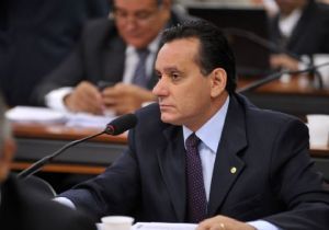 Ministro desmembra inqurito que investiga deputado federal tucano