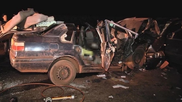 Cinco morrem em acidente entre Corolla e Santana; trs em estado grave
