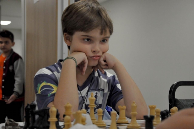 Mato-grossense de oito anos ir representar o Brasil em campeonato Pan-Americano de Xadrez