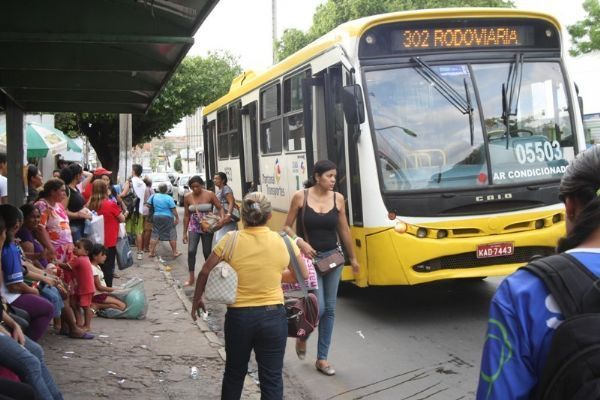 Aumento da tarifa para R$ 3,60  analisado, mas Prefeitura quer 50 novos nibus