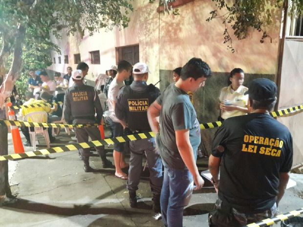 Operao Lei Seca prende quatro motoristas por dirigir sob efeito de lcool na Avenida Getlio Vargas