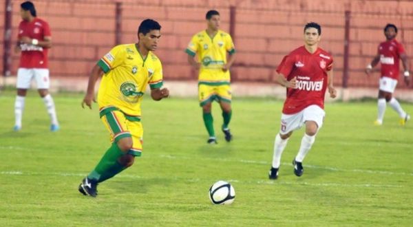 Operrio jogou com nova camisa, de cor amarela, e eliminou o Unio em Rondonpolis
