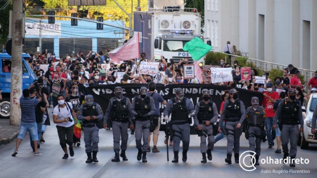Manifestantes em Cuiab pedem Fora, Bolsonaro e protestam contra mortes de negros; veja fotos