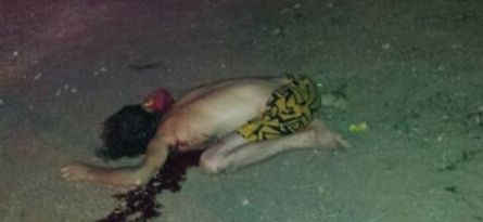 Homem  esfaqueado e morre de joelhos antes da chegada do servio mdico