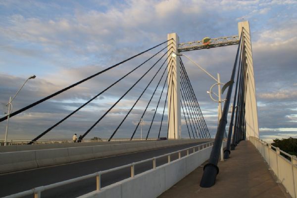 Ponte Srgio Motta  interditada para corrida e deixa fluxo entre Cuiab e Vrzea Grande catico