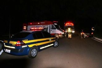 Homem morre depois de coliso entre automvel e carreta bitrem em MT