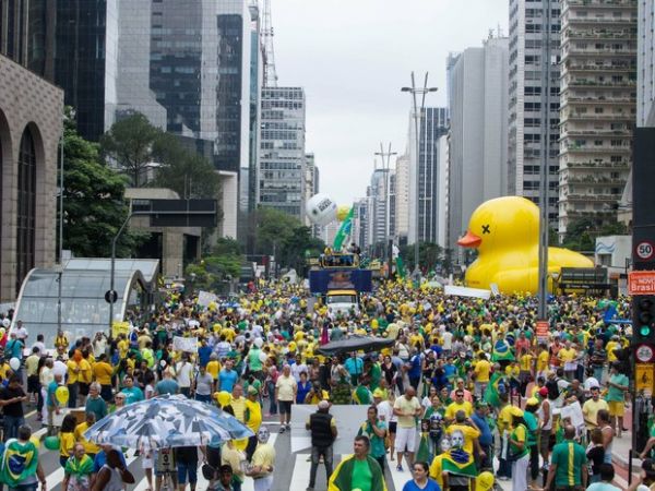 Mar de gente toma Av. Paulista em ato contra o governo; Em Cuiab, manifestao deve comear s 16h