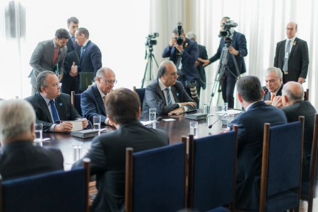 Pedro Taques e Geraldo Alckmin em reunio com o presidente Michel Temer, para cobrar o FEX e outros assuntos