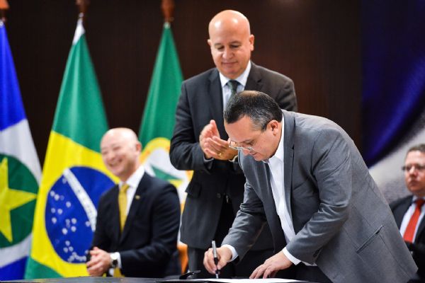 Mato Grosso  primeiro estado a firmar convnios com Unio para ensinar cidadania em escola e transparncia na gesto