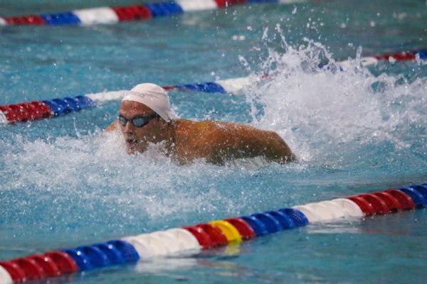 Nadador mato-grossense conquista cinco medalhas em competio internacional