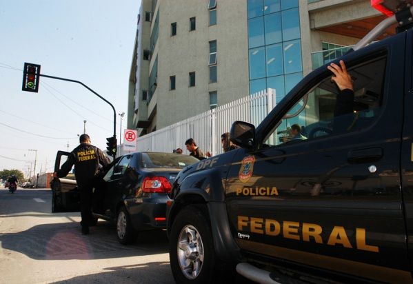 Polcia Federa cumpre quatro mandados de priso contra acusados de furtos aos Correios