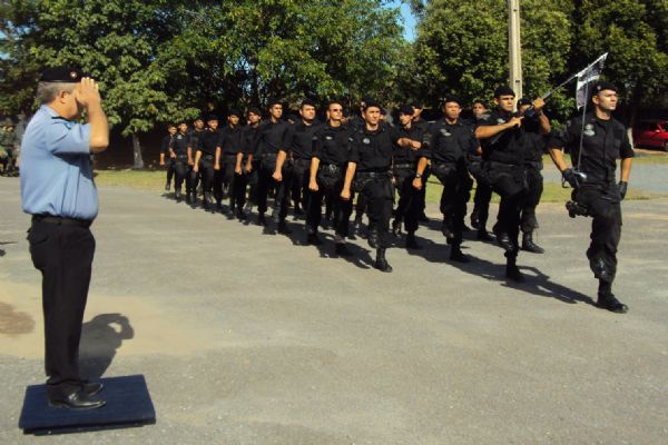 Toda a padronizao do uniforme segue os critrios especificados no decreto, que abrange as 72 composies  e as unidades policiais, inclusive as especializadas.