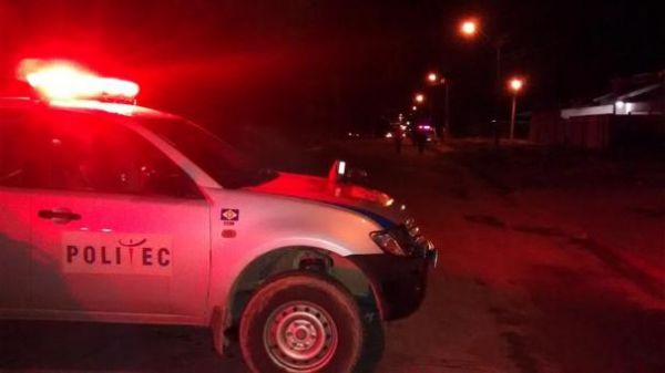 Dois homens so mortos a tiros aps perseguio no meio da rua em Mato Grosso