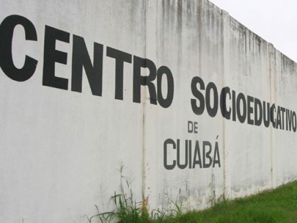 Agentes socioeducadores realizam protesto no Pomeri e se renem com SEJUDH na segunda-feira