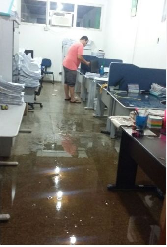 Chuva causa destruio e Prefeitura de Cceres estuda decretar situao de emergncia;Fotos