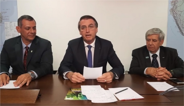 Bolsonaro anuncia extino de lombadas eletrnicas em rodovias federais