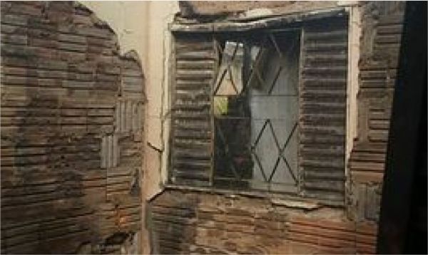Homem ateia fogo em casa de ex-mulher com cinco filhos dentro