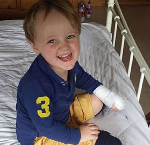 Menino de três anos tem pernas e dedos amputados por erro de diagnóstico