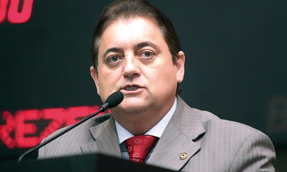 Sebastio Rezende entra como terceira via na disputa com Maluf e Fraga por vaga no TCE