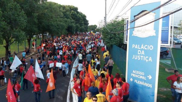 Agenda de Taques com Temer e reunio do Confaz adiam proposta do RGA; greve continua