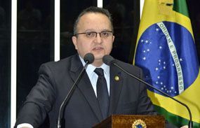 Senador apresenta requerimentos para investigar grupo de Cachoeira