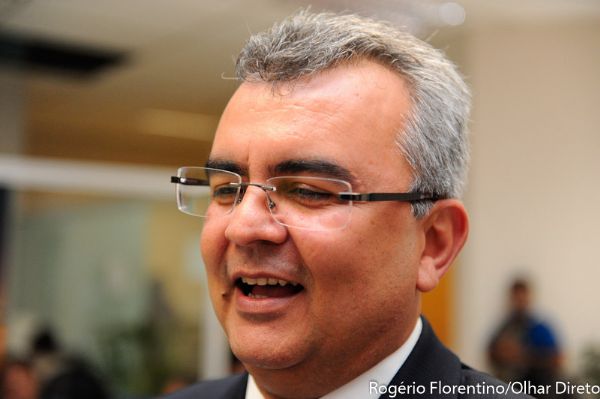 Secretrio de Pedro Taques defende consenso, mas nega temor por embate interno